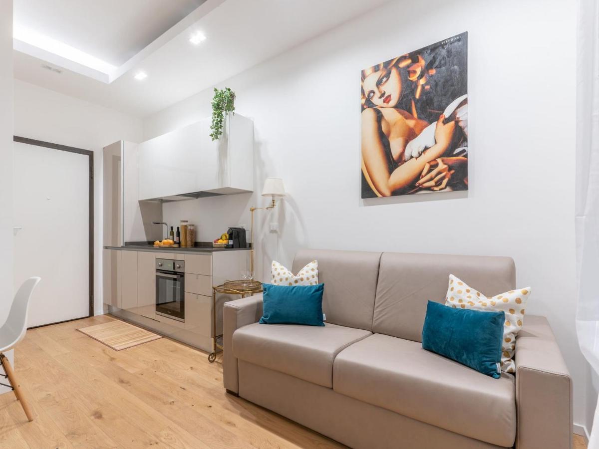 The Best Rent - Gorgeous One-Bedroom Apartment In Ticinese Milano Eksteriør billede