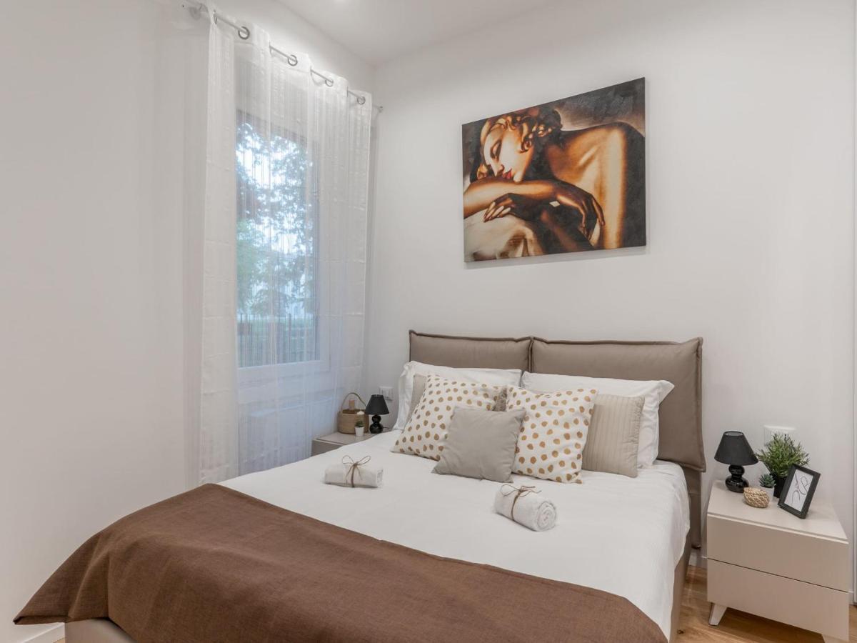 The Best Rent - Gorgeous One-Bedroom Apartment In Ticinese Milano Eksteriør billede