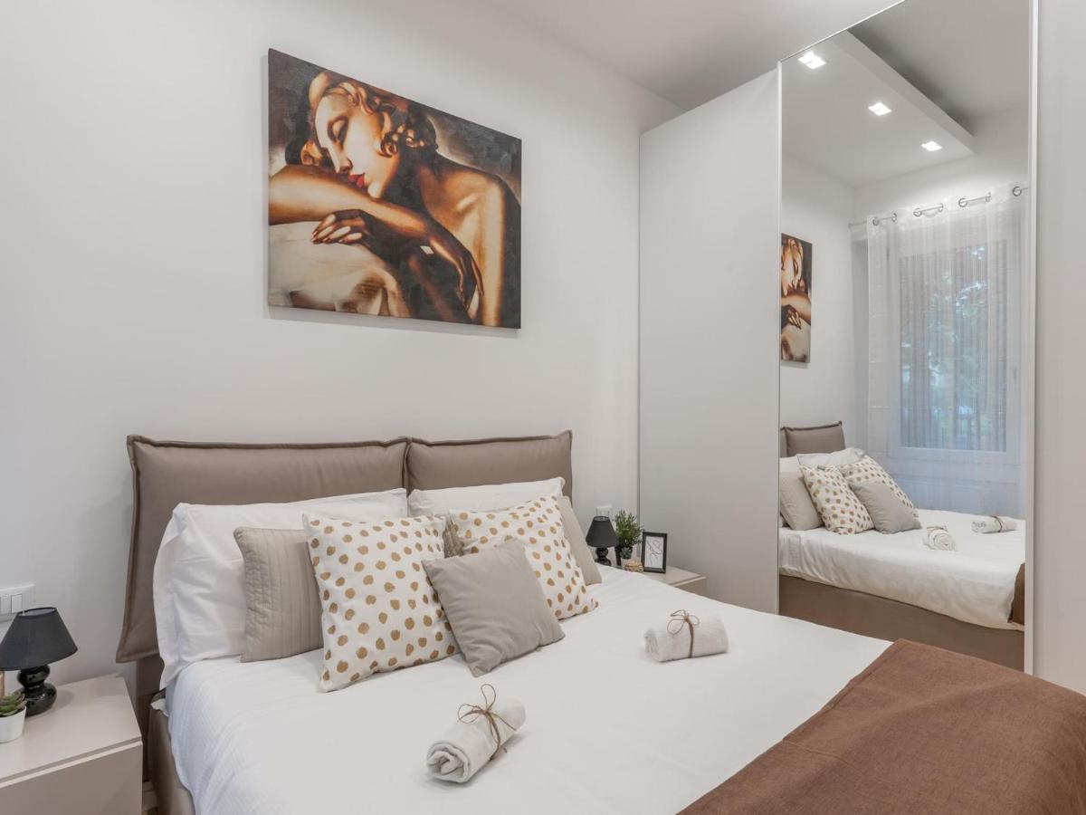 The Best Rent - Gorgeous One-Bedroom Apartment In Ticinese Milano Eksteriør billede