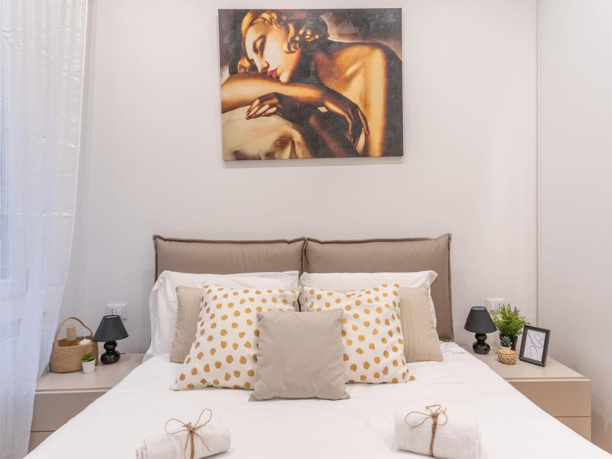 The Best Rent - Gorgeous One-Bedroom Apartment In Ticinese Milano Eksteriør billede
