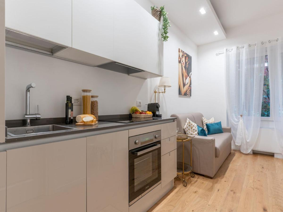 The Best Rent - Gorgeous One-Bedroom Apartment In Ticinese Milano Eksteriør billede