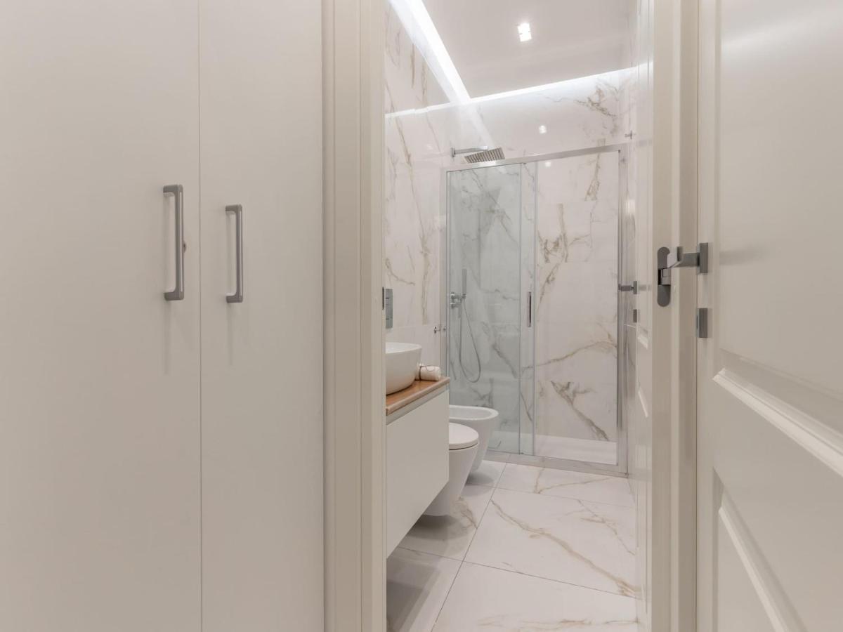 The Best Rent - Gorgeous One-Bedroom Apartment In Ticinese Milano Eksteriør billede